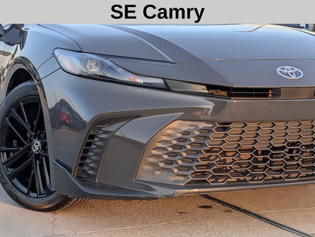 Used 2025 Toyota Camry SE FWD image 3