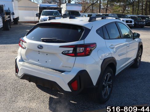 Used 2024 Subaru Crosstrek 2.0i Premium image 4