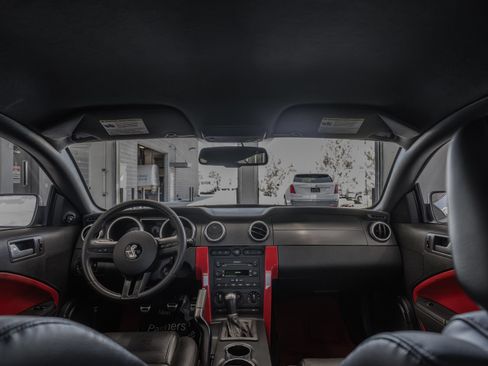 Used 2007 Ford Mustang Shelby GT500 RWD image 26