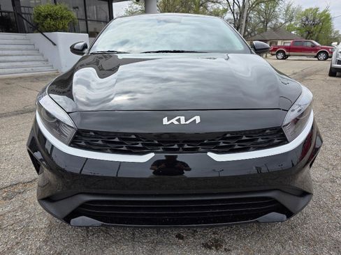 Used 2023 Kia Forte LX image 2