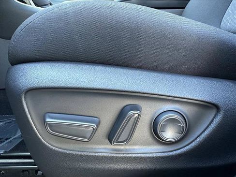 Used 2025 Toyota RAV4 XLE image 12