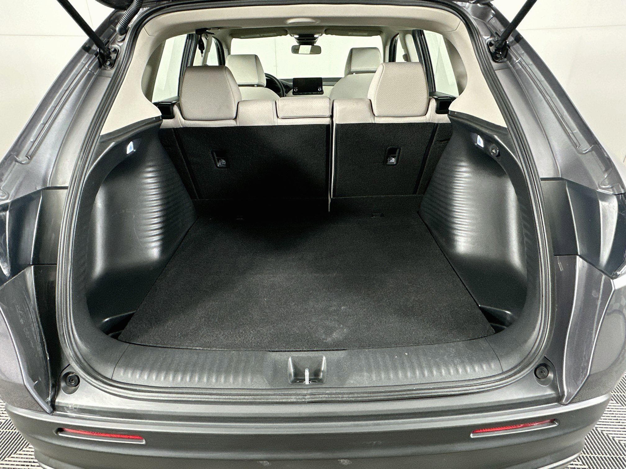 Used 2025 Honda HR-V LX image 27