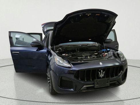 Used 2023 Maserati Grecale Modena AWD/4WD image 9