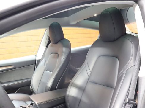 Used 2022 Tesla Model 3 Standard Range image 39