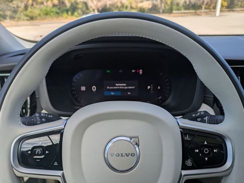 New 2026 Volvo XC60 B5 Ultra w/ Protection Package Premier AWD/4WD image 40
