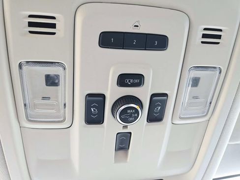 Used 2022 GMC Yukon XL Denali image 31