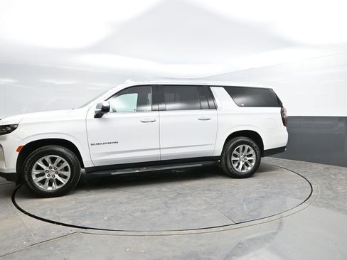 Used 2023 Chevrolet Suburban Premier AWD/4WD image 4