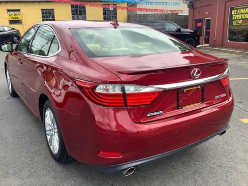 Used 2014 Lexus ES 350 w/ Luxury Package FWD image 5