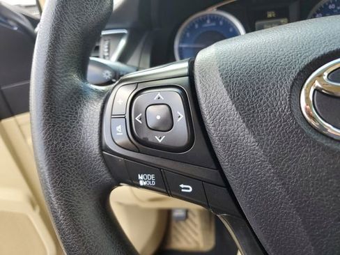Used 2016 Toyota Camry LE FWD image 13