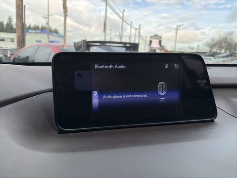 Used 2019 Lexus RX 350L Premium w/ Premium Package image 33