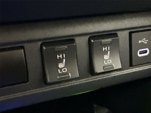 Certified 2024 Toyota Corolla Cross XLE image 14