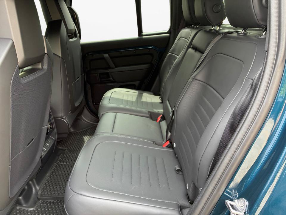 New 2026 Land Rover Defender 110 AWD/4WD image 13
