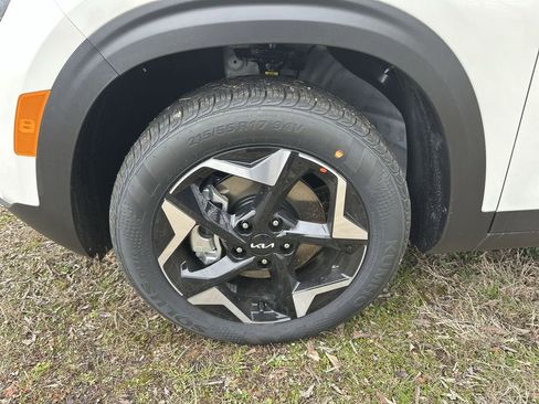 New 2026 Kia Seltos S image 10