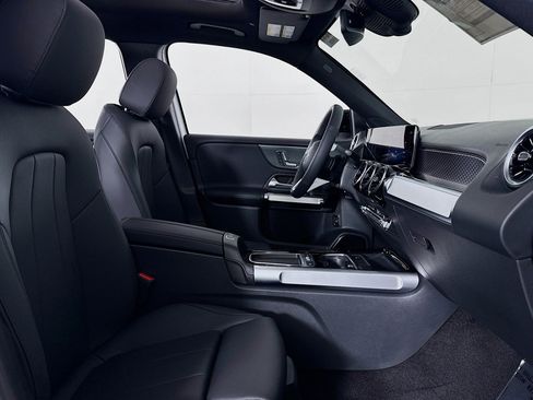 New 2026 Mercedes-Benz GLB 250 image 6