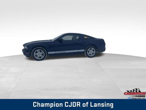Used 2012 Ford Mustang Coupe image 2