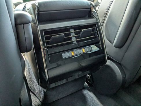 Used 2025 Land Rover Range Rover Sport SE AWD/4WD image 15