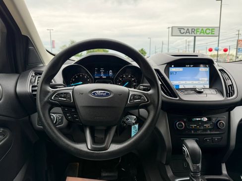 Used 2018 Ford Escape SE w/ SE Sync 3 Package AWD/4WD image 27