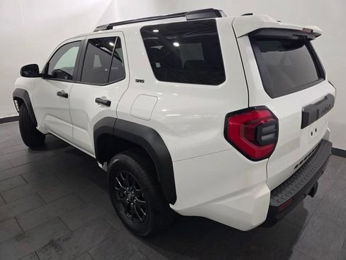 Used 2025 Toyota 4Runner SR5 AWD/4WD image 3