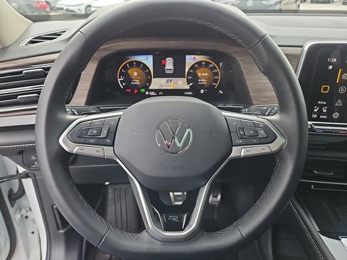 Certified 2025 Volkswagen Atlas SEL Premium R-Line image 12