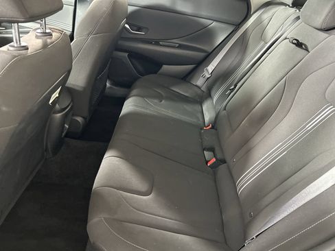 Used 2025 Hyundai Elantra SEL FWD image 25