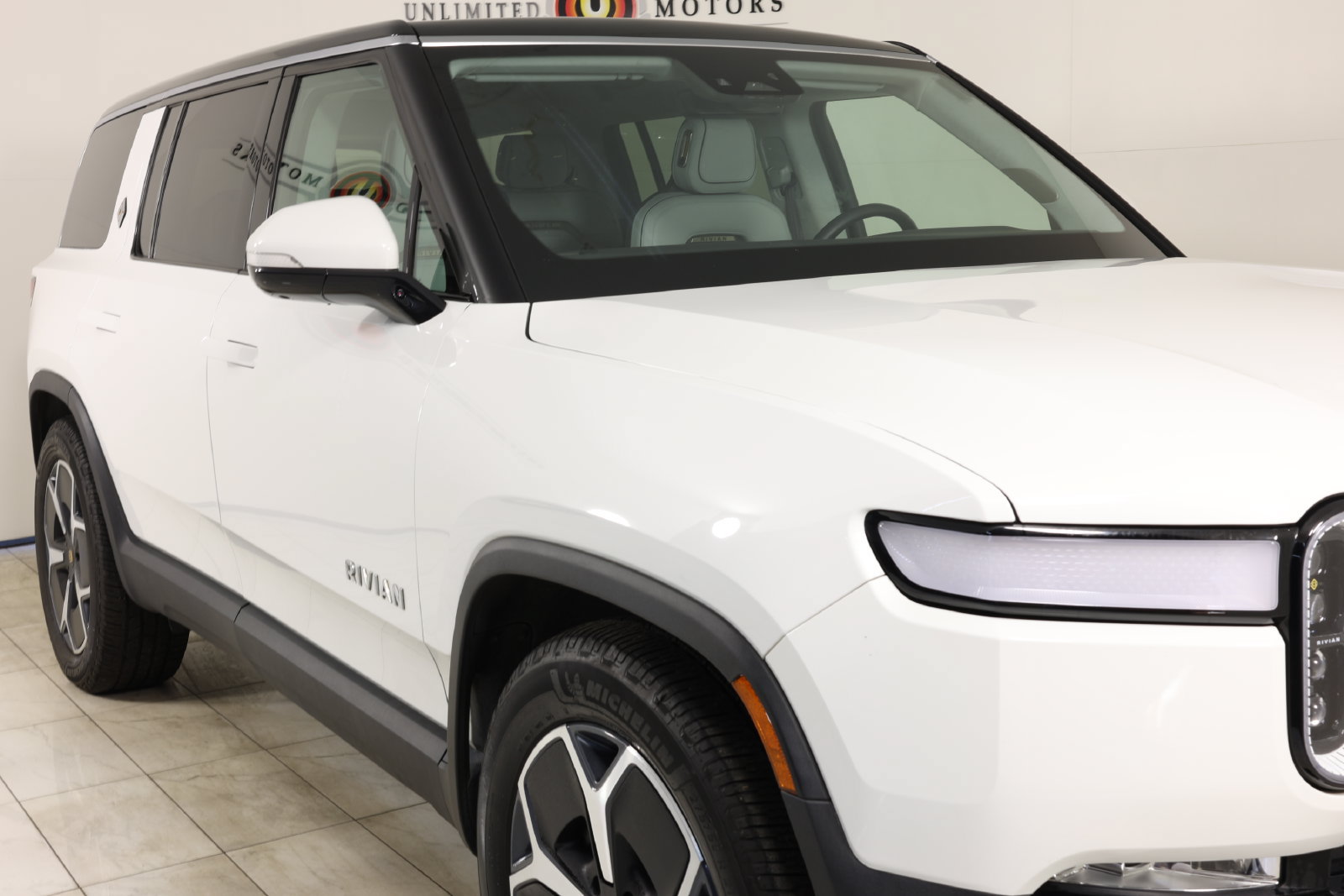 Used 2023 Rivian R1S Adventure Dual AWD/4WD image 37