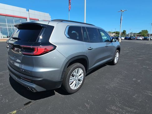 Used 2025 GMC Acadia Elevation w/ Elevation Premium Package FWD image 3