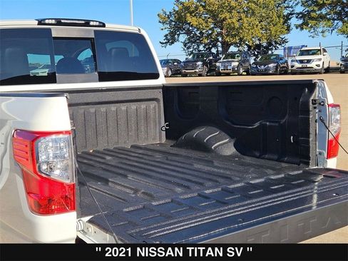Used 2021 Nissan Titan SV w/ Accessory Utility Package image 32
