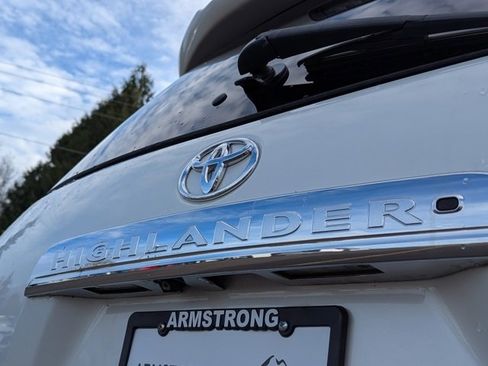Used 2011 Toyota Highlander Limited image 38