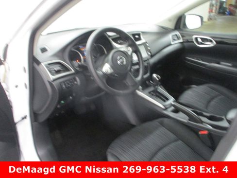 Used 2019 Nissan Sentra SV image 9