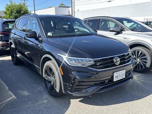 Used 2024 Volkswagen Tiguan SE R-Line image 1