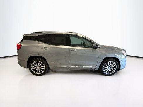 Used 2024 GMC Terrain Denali w/ Denali Premium Package AWD/4WD image 8