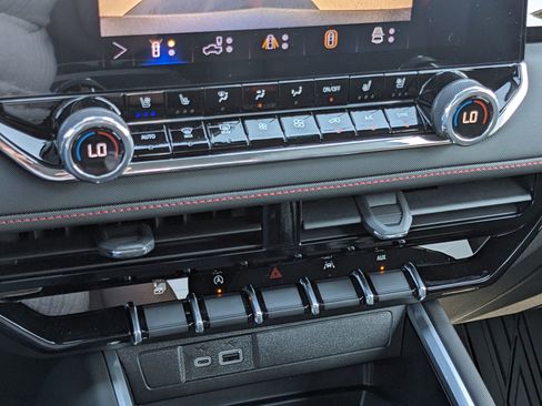 New 2026 Chevrolet Colorado Z71 w/ Technology Package image 13