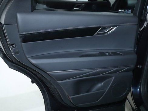 Used 2025 Genesis GV80 2.5T Standard image 13