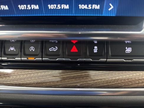 Used 2023 Chevrolet Silverado 1500 LT image 19