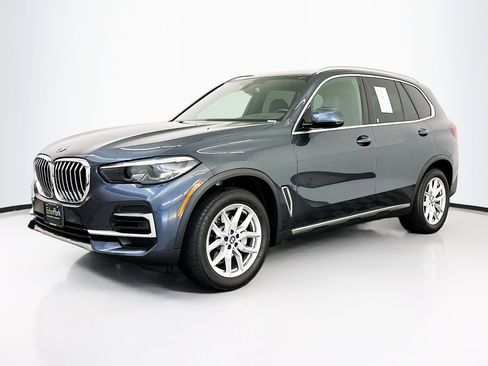 Used 2022 BMW X5 xDrive40i w/ Premium Package image 3