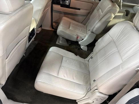 Used 2016 Lincoln Navigator L Select image 34