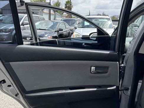 Used 2011 Nissan Sentra 2.0 S w/ Convenience Pkg FWD image 8