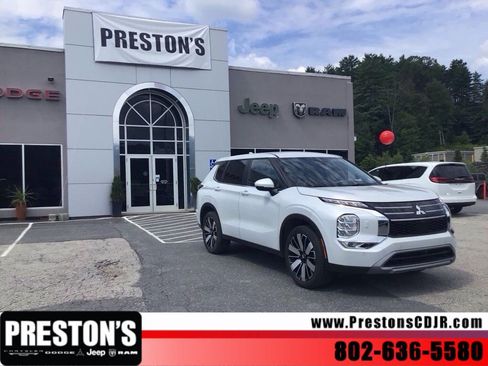 Used 2025 Mitsubishi Outlander AWD image 8