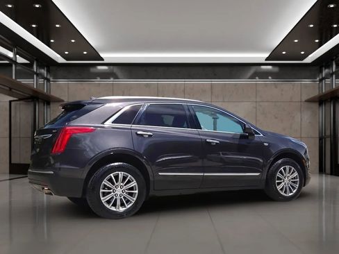 Used 2017 Cadillac XT5 Luxury w/ Driver Awareness Package FWD image 3