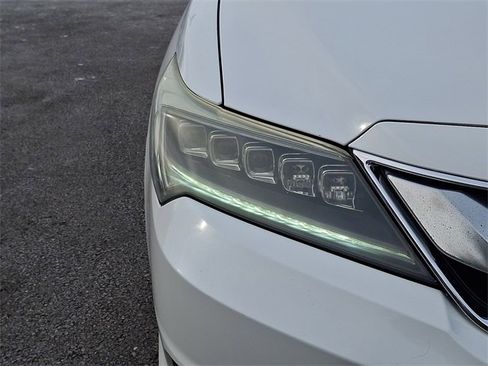 Used 2016 Acura ILX 2.4L image 9