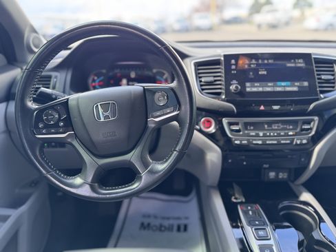 Used 2021 Honda Pilot Touring image 12