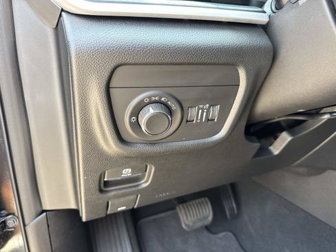 Used 2025 Jeep Grand Cherokee Laredo RWD image 20