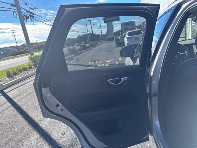 Certified 2025 Volvo XC60 B5 Plus AWD/4WD image 16