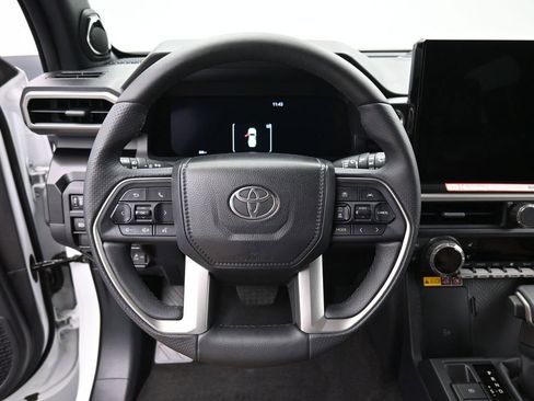 Used 2025 Toyota 4Runner Limited image 19