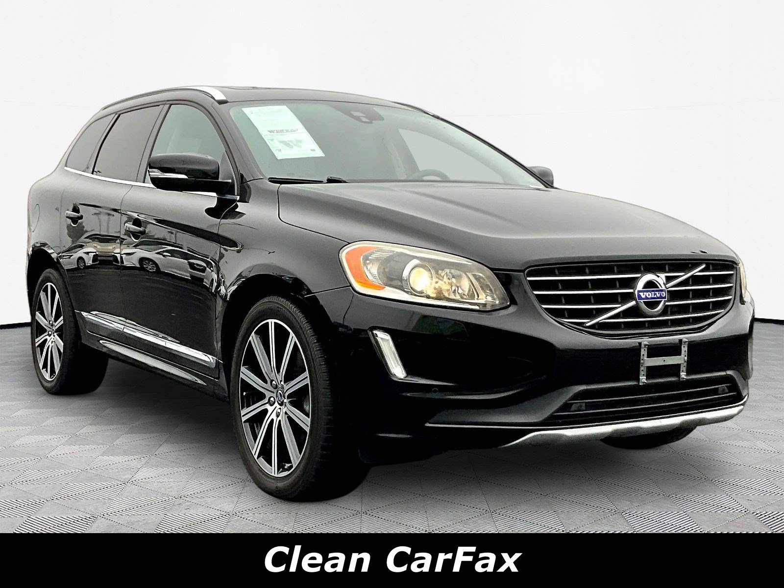 Used 2017 Volvo XC60 T6 Inscription w/ Climate Package AWD/4WD image 3