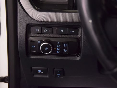Used 2024 Ford F350 Platinum w/ Tremor Off-Road Package AWD/4WD image 25
