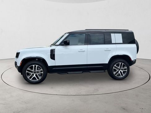 New 2026 Land Rover Defender 110 X-Dynamic SE AWD/4WD image 2