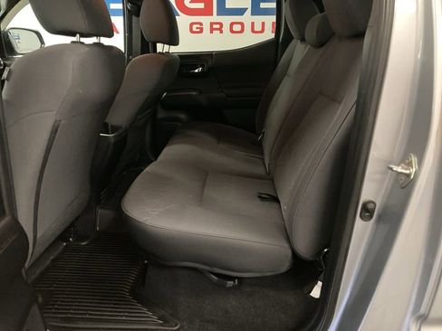 Used 2019 Toyota Tacoma TRD Off-Road image 30