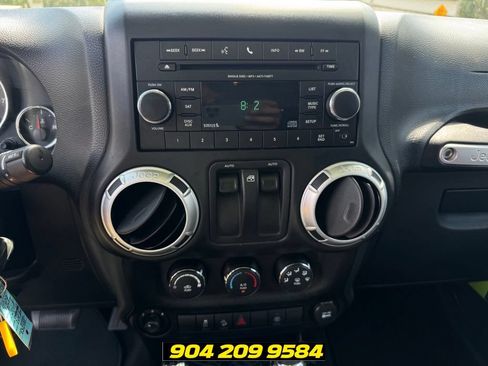 Used 2013 Jeep Wrangler Rubicon w/ PWR Convenience Group AWD/4WD image 19