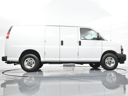 Used 2018 GMC Savana 2500 w/ Enhanced Convenience Package RWD image 45